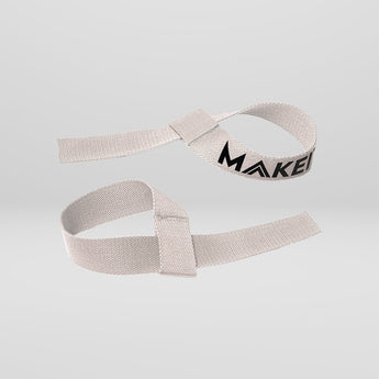 Lange Straps i hvid fra MakeIt på lysegrå baggrund