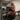 Kunde viser MakeIt Danmark træningsudstyr – StrapIt lifting straps, HookIt cuffs og wrist wraps til styrketræning og fitness.