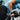 Nærbillede af sorte StrapIt Premium lifting straps under træning med håndvægt.